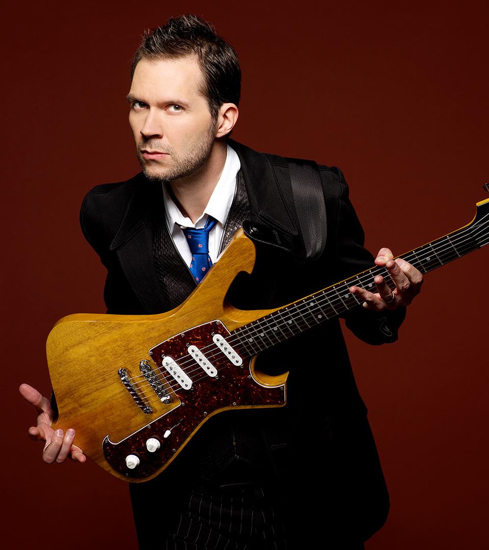 DiMarzio Seat Belt Guitar Strap with Paul Gilbert