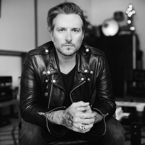 Butch Walker plays DiMarzio